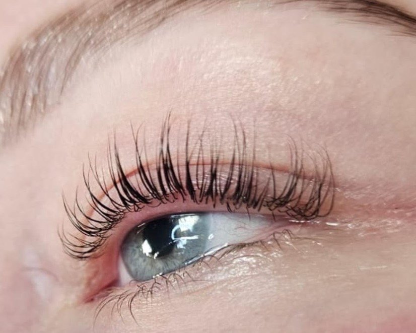 Lifted and tinted natural lashes