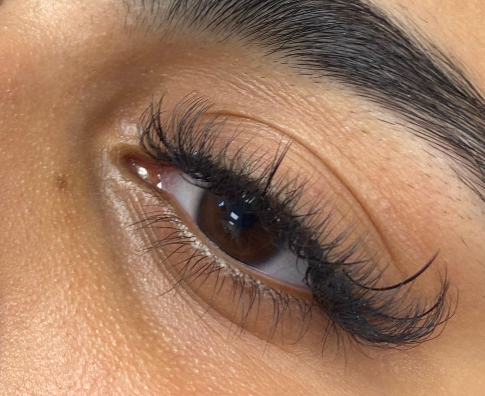 Soft hybrid lash extensions