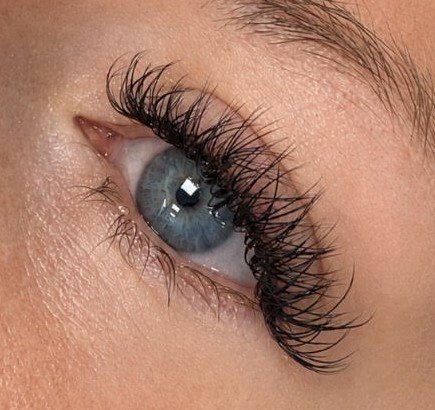 Dense mega volume lash set